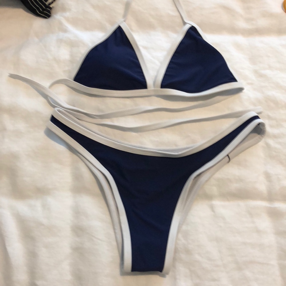 2 piece - navy and white - Picture 1 of 1